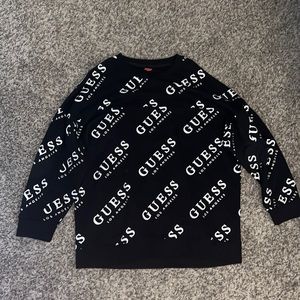 Women’s GUESS Crewneck!